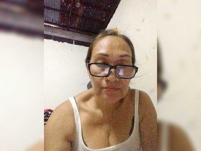 cherrywhite03 live cam on BongaCams
