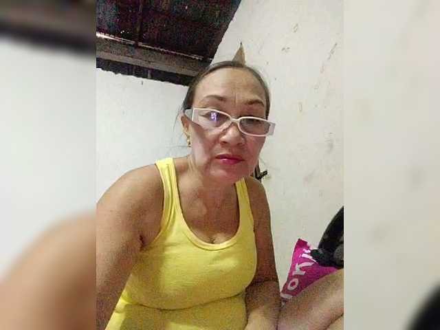 cherrywhite03's BongaCams show and profile