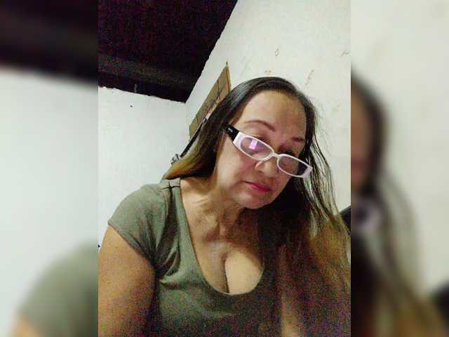 cherrywhite03 live cam on BongaCams