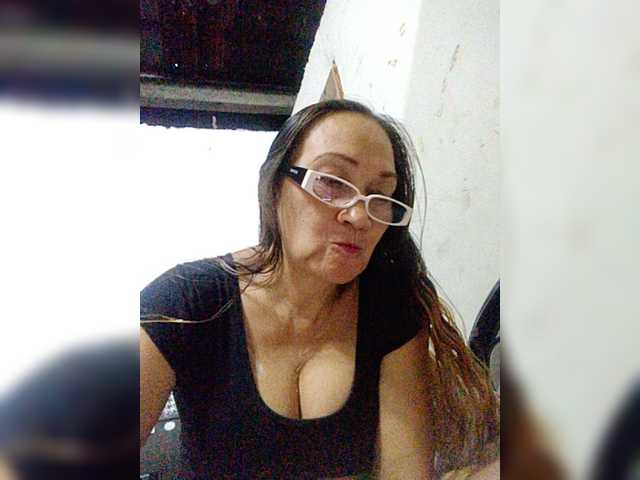 cherrywhite03 live webcam show