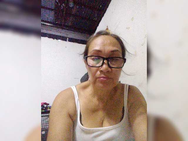 cherrywhite03 live cam on BongaCams
