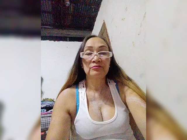 cherrywhite03 live cam on BongaCams