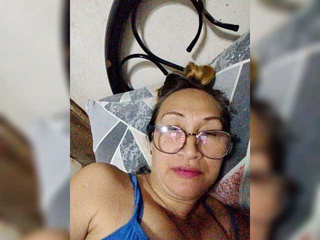 cherrywhite03 live cam on BongaCams