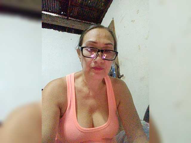 cherrywhite03 live webcam show