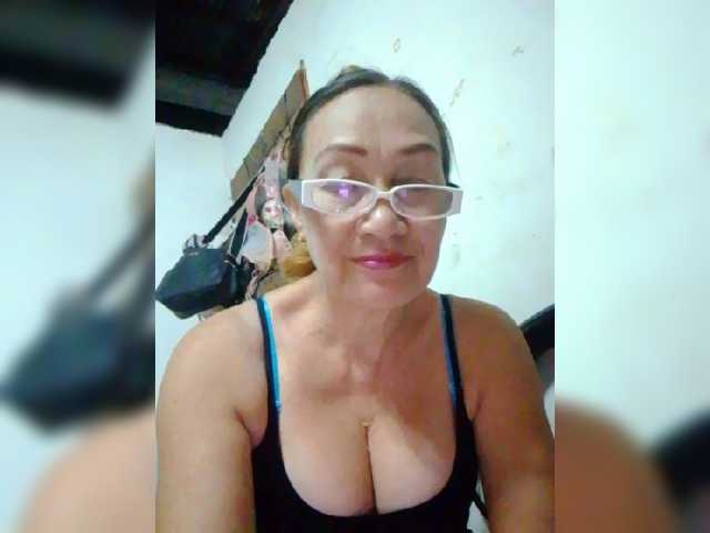 cherrywhite03 live cam on BongaCams