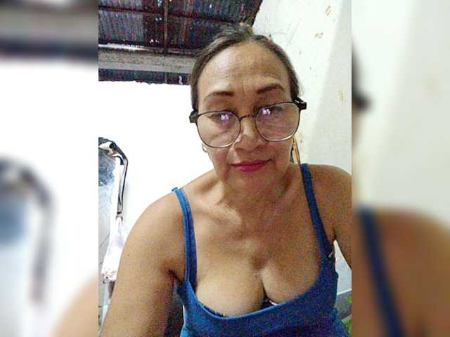 cherrywhite03 live cam on BongaCams