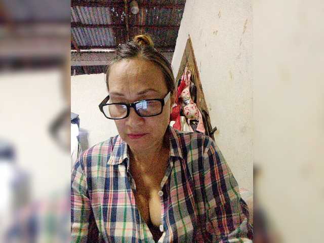 cherrywhite03 live cam on BongaCams