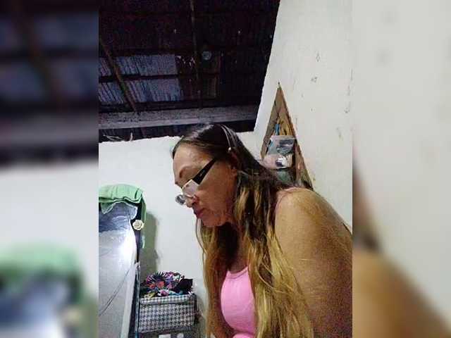 cherrywhite03 live cam on BongaCams