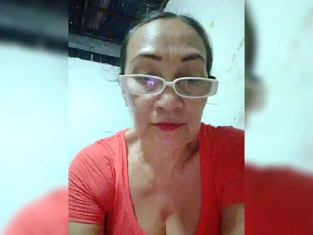 cherrywhite03 live cam on BongaCams