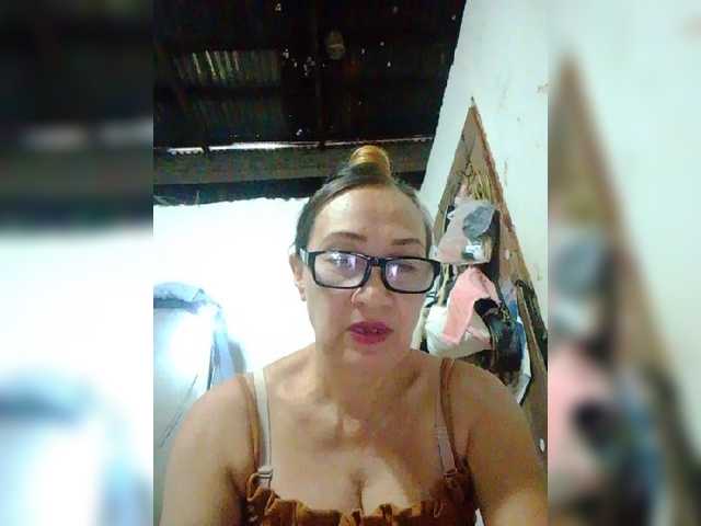 cherrywhite03 live webcam show