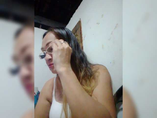 cherrywhite03 live cam on BongaCams