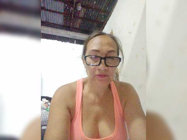 cherrywhite03 live webcam show