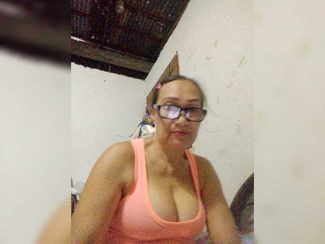 cherrywhite03 live cam on BongaCams
