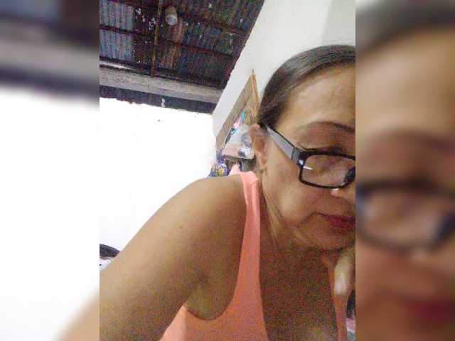 cherrywhite03 live webcam show