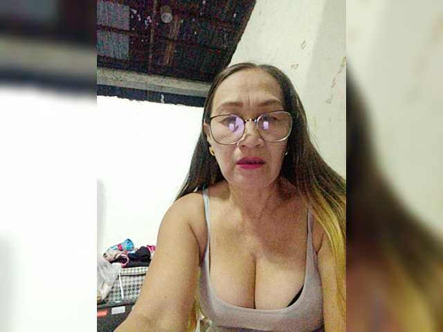 cherrywhite03 live cam on BongaCams
