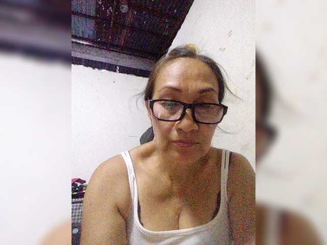 cherrywhite03 live cam on BongaCams