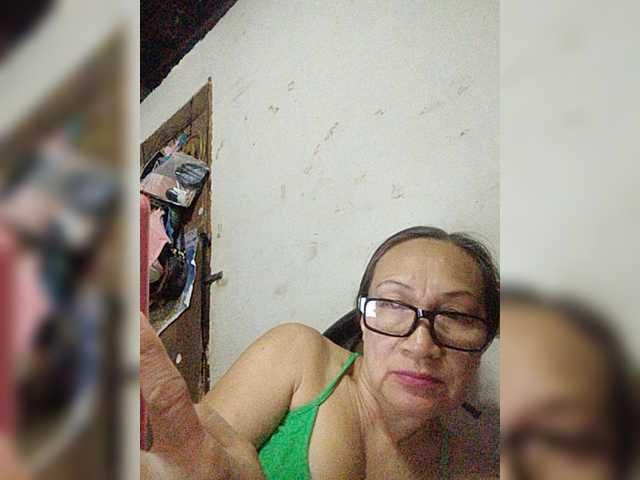 cherrywhite03 live cam on BongaCams