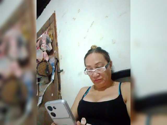 cherrywhite03 live cam on BongaCams