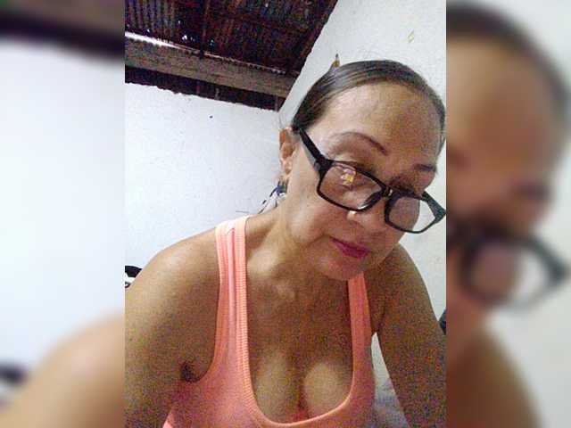 cherrywhite03 live cam on BongaCams