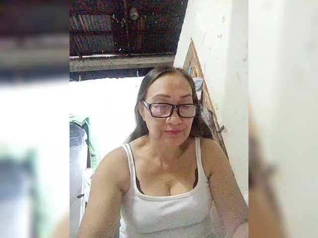 cherrywhite03 live cam on BongaCams