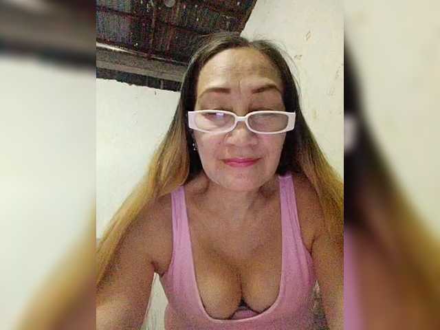 cherrywhite03's BongaCams show and profile