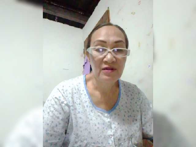 cherrywhite03 live cam on BongaCams