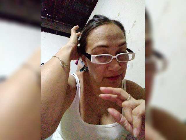 cherrywhite03 live cam on BongaCams