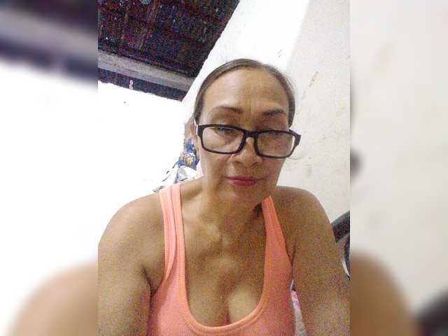 cherrywhite03 live webcam show