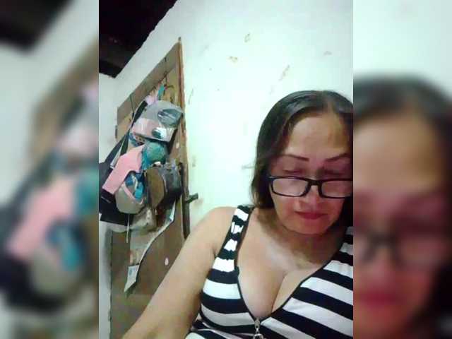 cherrywhite03 live cam on BongaCams