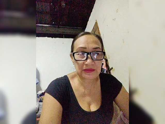 cherrywhite03 live cam on BongaCams