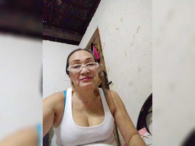 cherrywhite03 — live female cam
