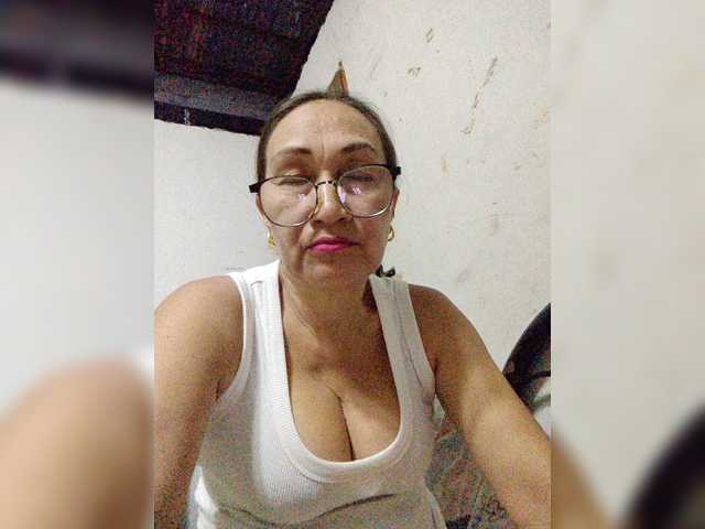 cherrywhite03, live now on BongaCams