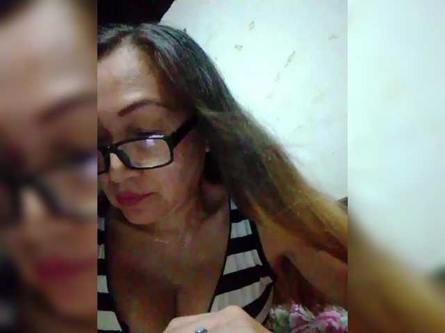 cherrywhite03 live cam on BongaCams