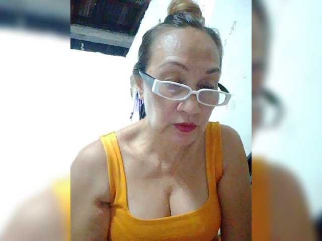 cherrywhite03 live cam on BongaCams