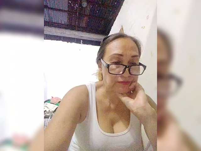 cherrywhite03 live webcam show
