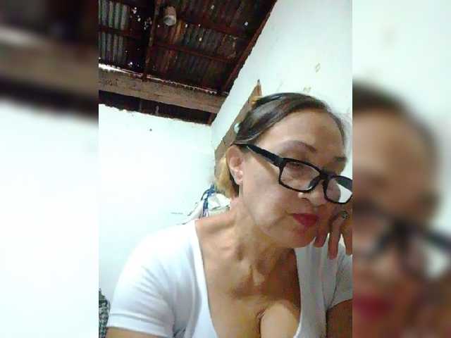 cherrywhite03 live webcam show