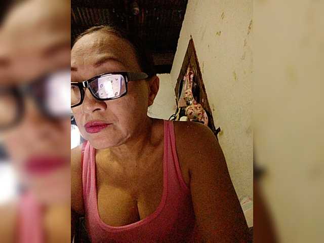 cherrywhite03 live cam on BongaCams