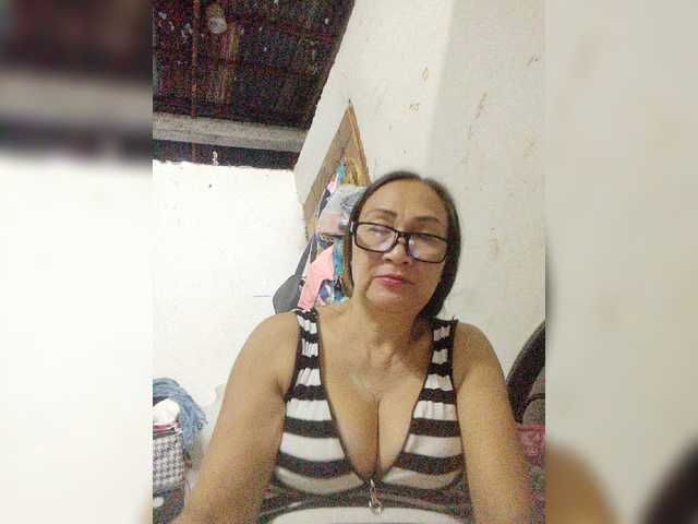 cherrywhite03 live cam on BongaCams