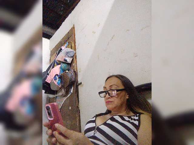 cherrywhite03 live cam on BongaCams
