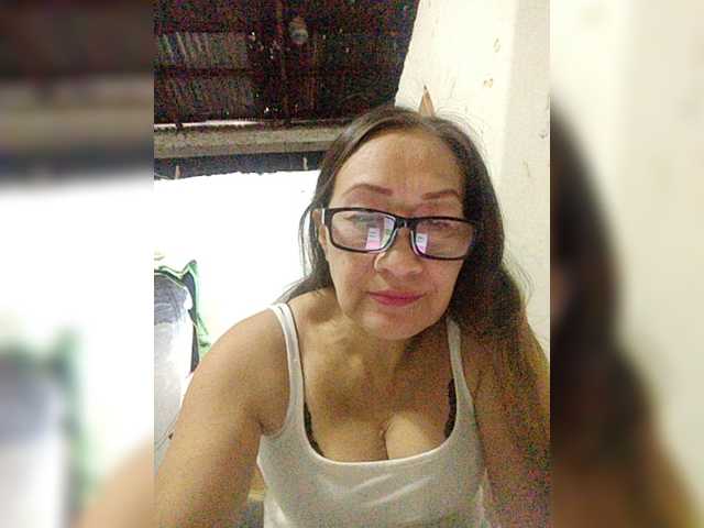 cherrywhite03 live cam on BongaCams