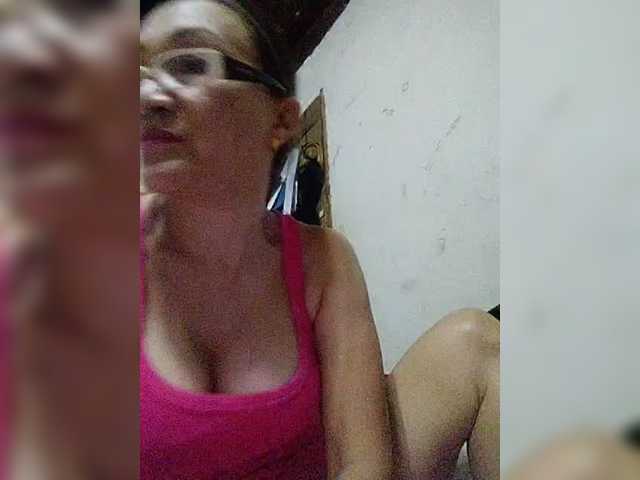 cherrywhite03's BongaCams show and profile