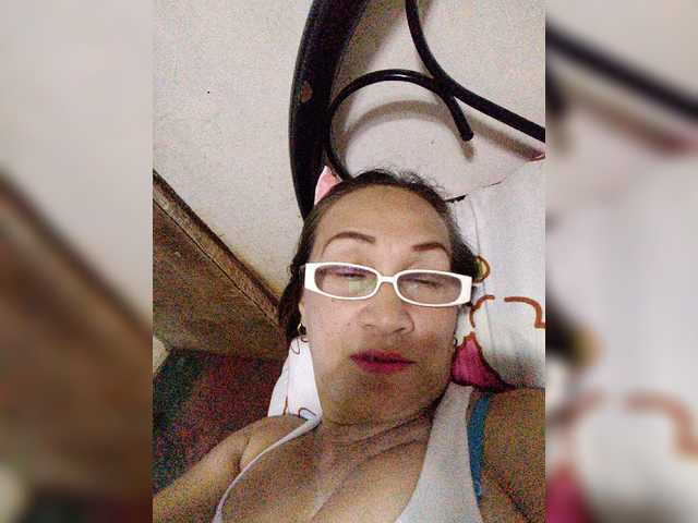 cherrywhite03 live cam on BongaCams
