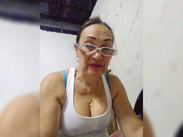 cherrywhite03 live cam on BongaCams