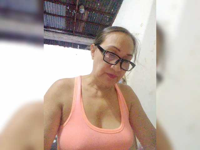 cherrywhite03 live cam on BongaCams