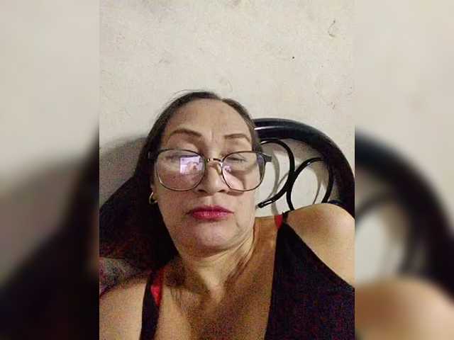 cherrywhite03 live cam on BongaCams