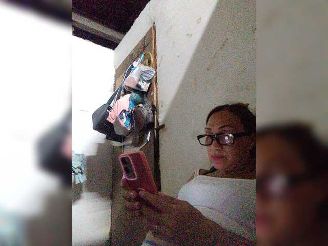 cherrywhite03 live cam on BongaCams