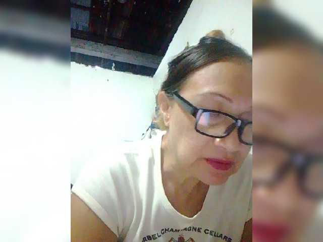 cherrywhite03 live webcam show