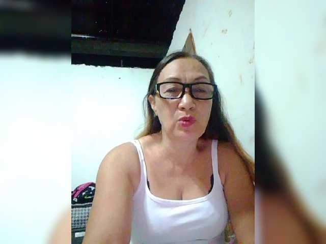 cherrywhite03 live cam on BongaCams