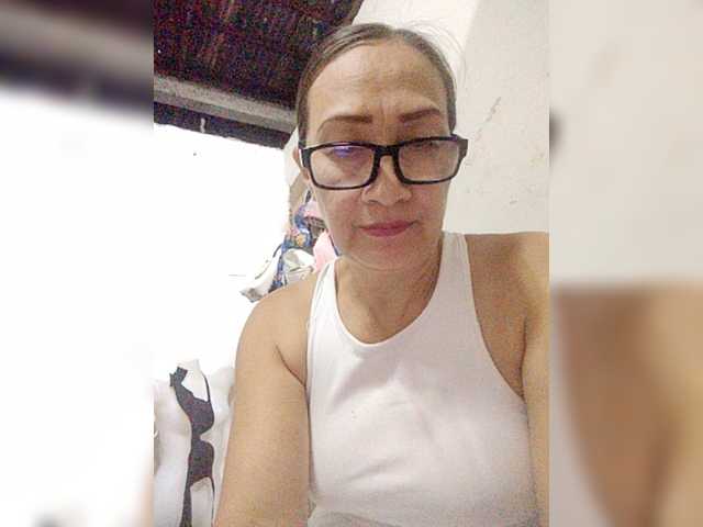 cherrywhite03 live cam on BongaCams