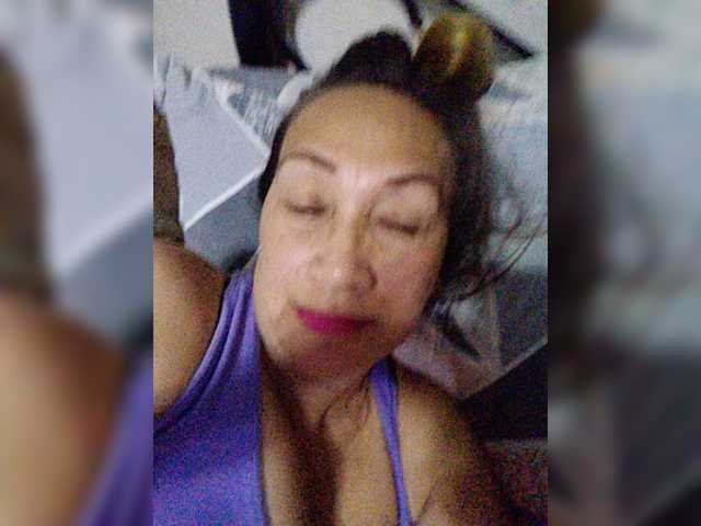 cherrywhite03 live cam on BongaCams
